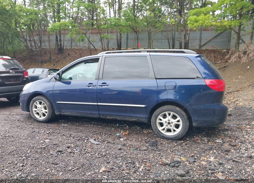 2006 TOYOTA SIENNA VIN: 5TDBA22C06S064750