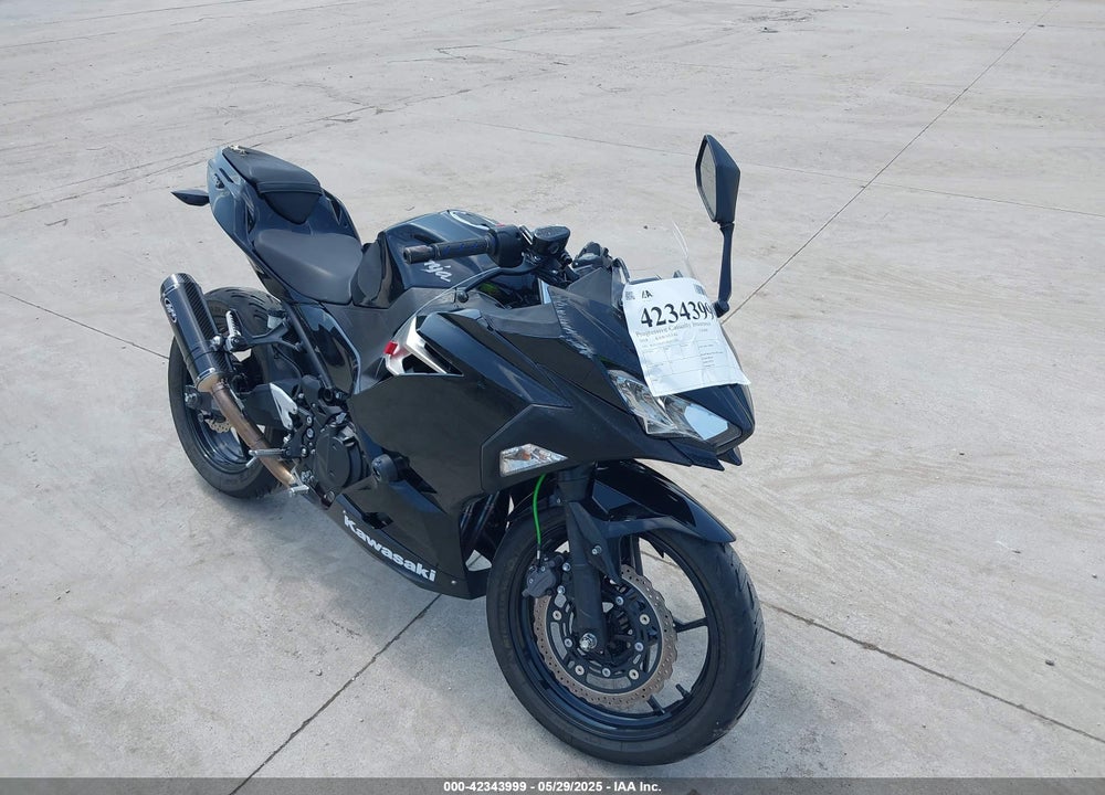 2018 KAWASAKI EX400 VIN: JKAEXKH11JDA13342