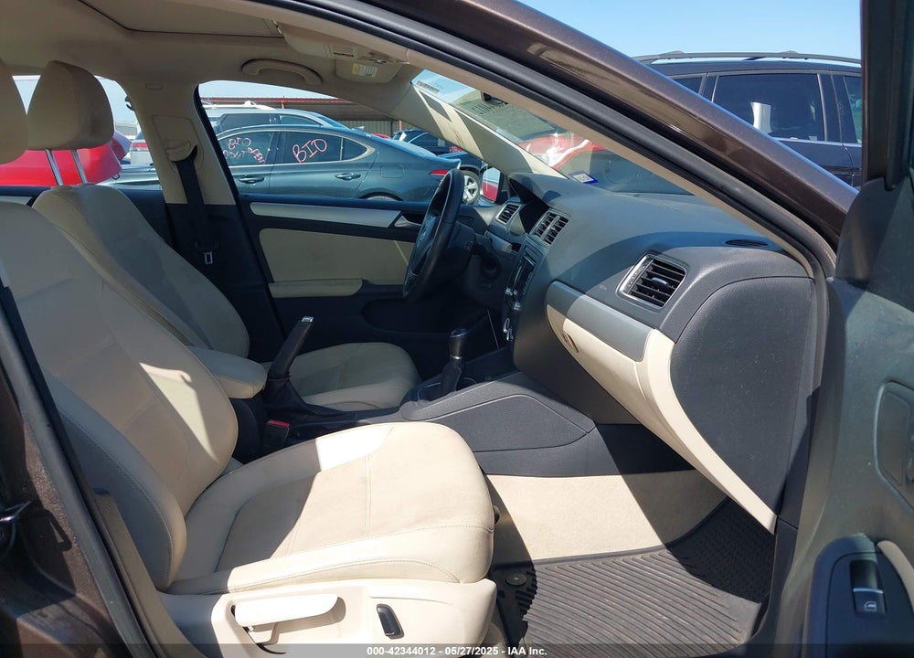 2014 VOLKSWAGEN JETTA 1.8T SE VIN: 3VWB17AJ1EM205995