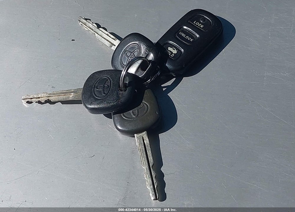 2004 TOYOTA CAMRY LE V6 VIN: 4T1BF32K74U066224