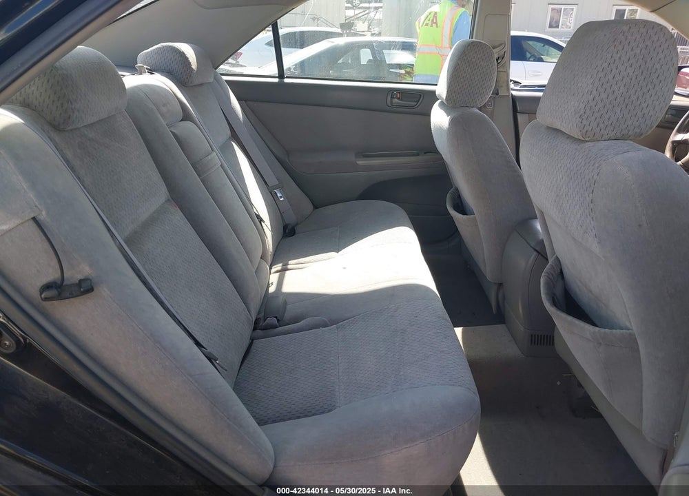 2004 TOYOTA CAMRY LE V6 VIN: 4T1BF32K74U066224