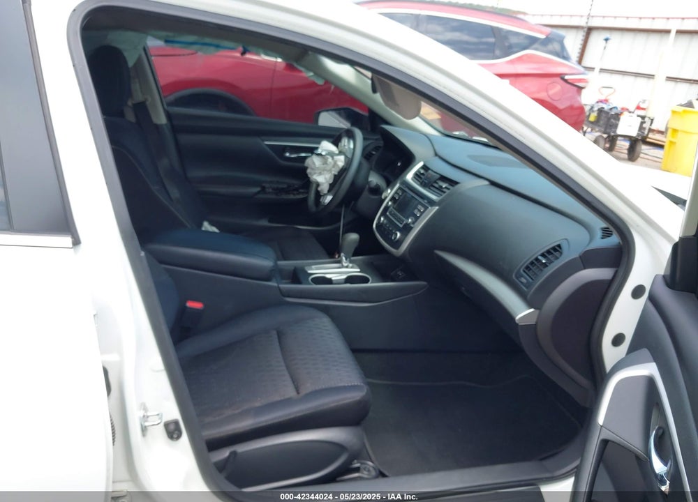 2017 NISSAN ALTIMA VIN: 1N4AL3AP6HN303653