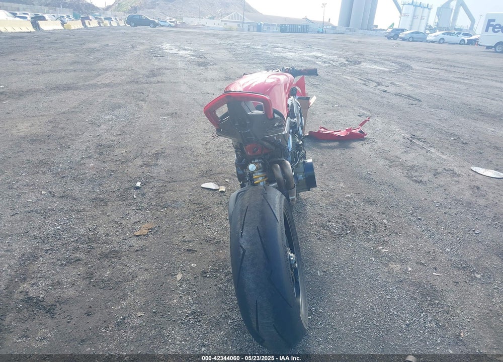 2024 DUCATI PANIGALE V4S VIN: ZDMDAGWWXRB009474