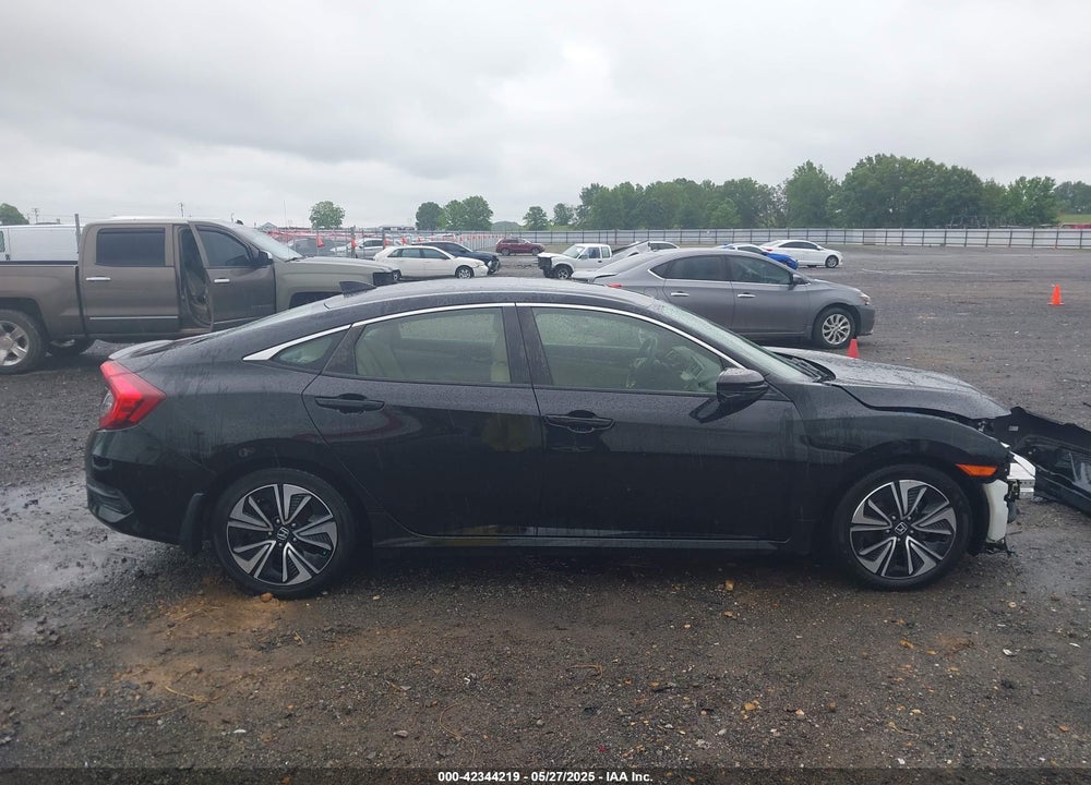 2018 HONDA CIVIC VIN: JHMFC1F75JX041680