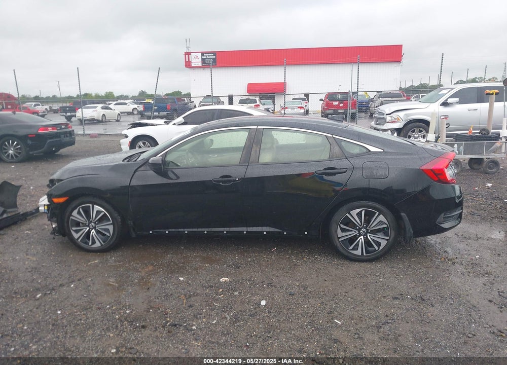2018 HONDA CIVIC VIN: JHMFC1F75JX041680
