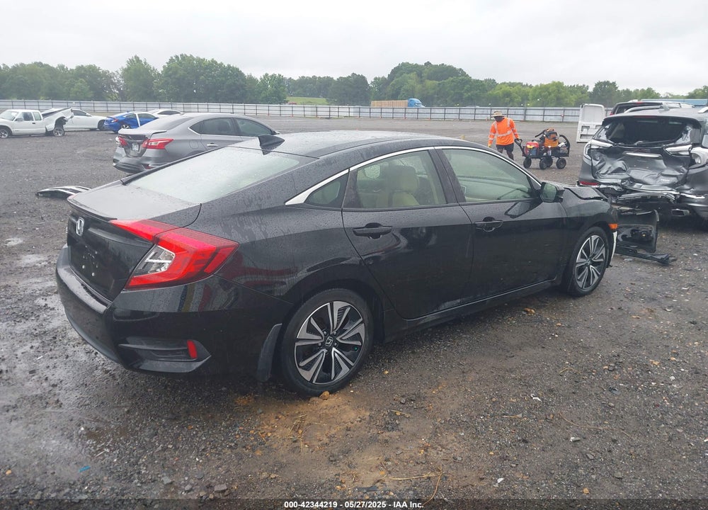 2018 HONDA CIVIC VIN: JHMFC1F75JX041680