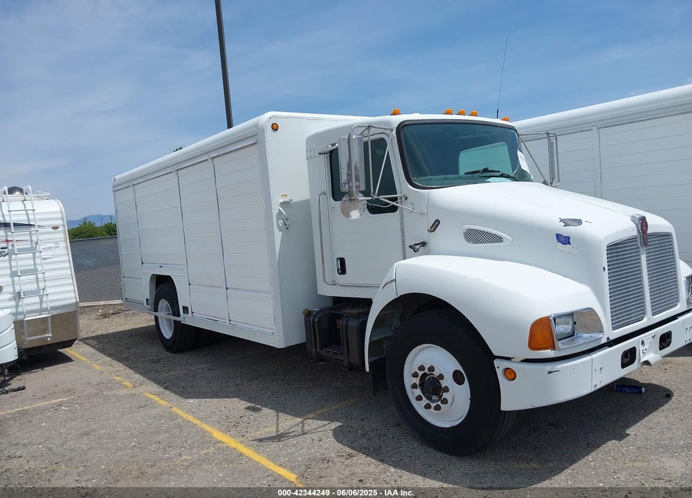 2003 KENWORTH CONSTRUCTION T300 VIN: 2NKMHD6X43M390581