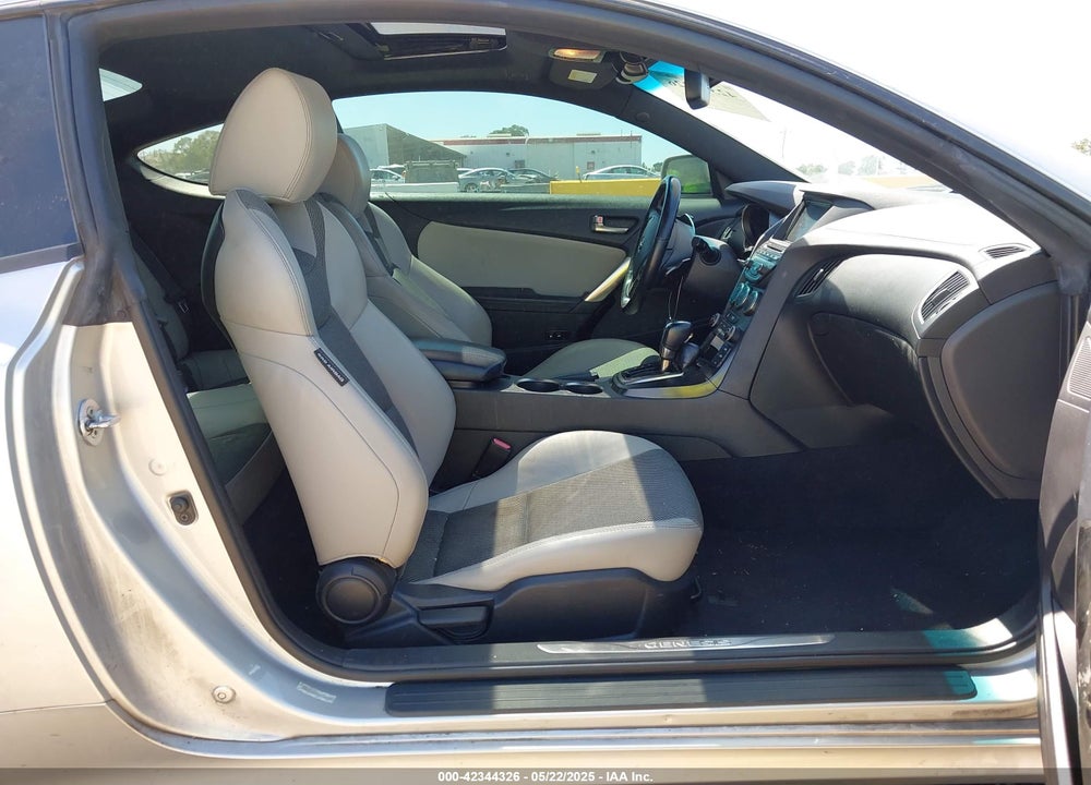 2013 HYUNDAI GENESIS VIN: KMHHT6KD9DU102257