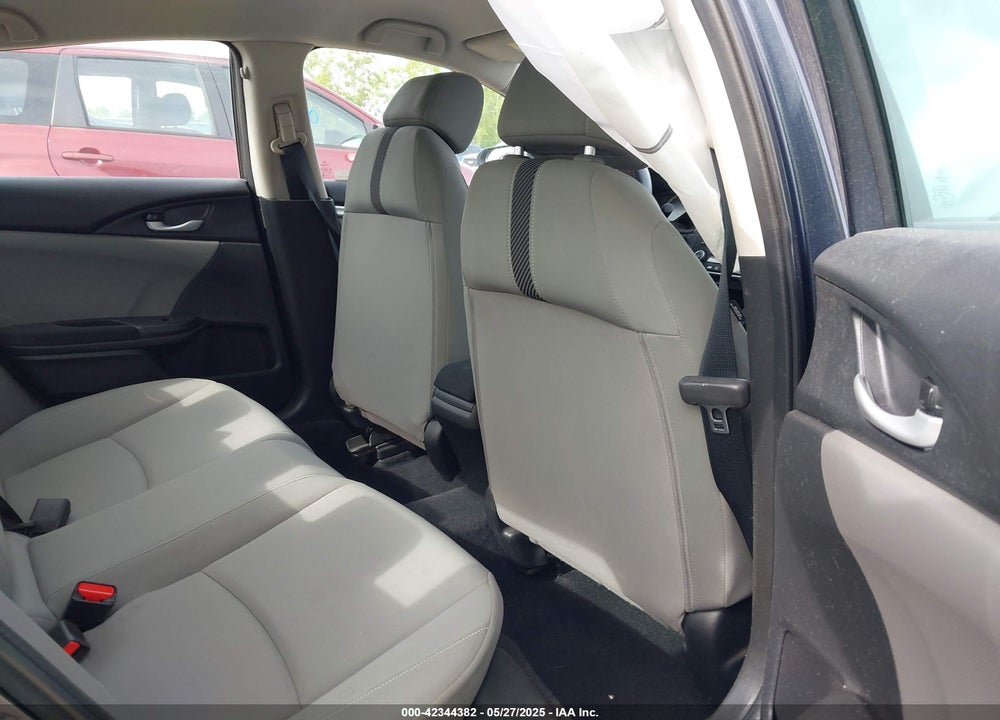 2018 HONDA CIVIC VIN: 2HGFC2F5XJH597978