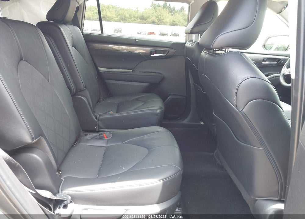 2023 TOYOTA HIGHLANDER VIN: 5TDKDRBH1PS524575