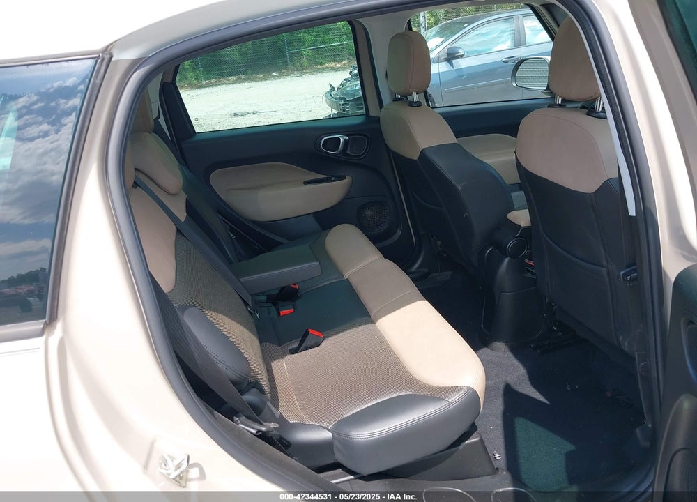 2017 FIAT 500L VIN: ZFBCFADH0HZ038730