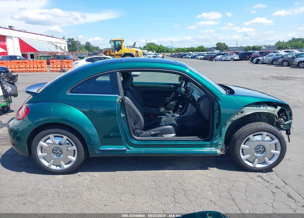 2018 VOLKSWAGEN BEETLE 2.0T SE VIN: 3VWJD7ATXJM702476