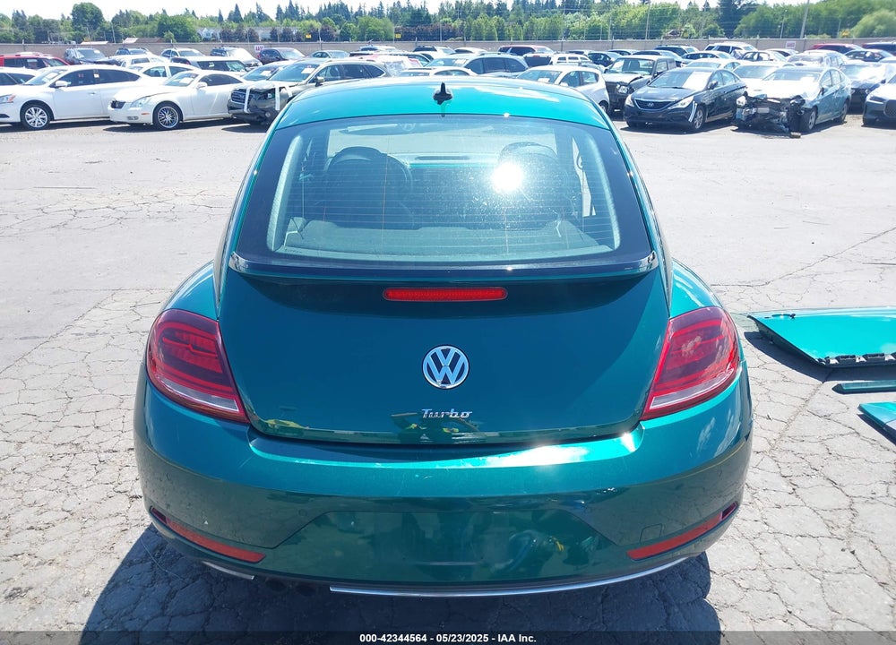 2018 VOLKSWAGEN BEETLE 2.0T SE VIN: 3VWJD7ATXJM702476