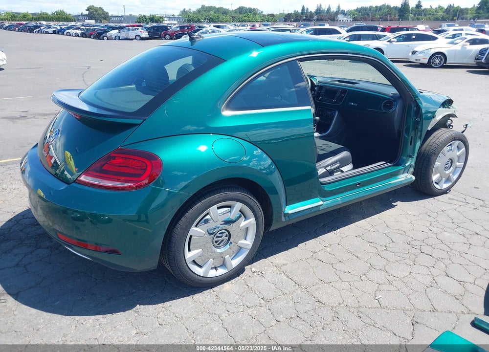 2018 VOLKSWAGEN BEETLE 2.0T SE VIN: 3VWJD7ATXJM702476
