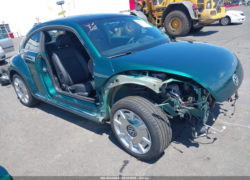 2018 VOLKSWAGEN BEETLE 2.0T SE VIN: 3VWJD7ATXJM702476