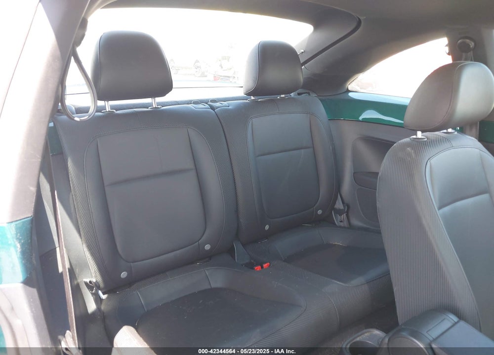 2018 VOLKSWAGEN BEETLE 2.0T SE VIN: 3VWJD7ATXJM702476