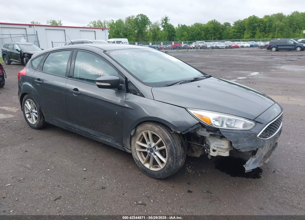2015 FORD FOCUS SE VIN: 1FADP3K20FL379012