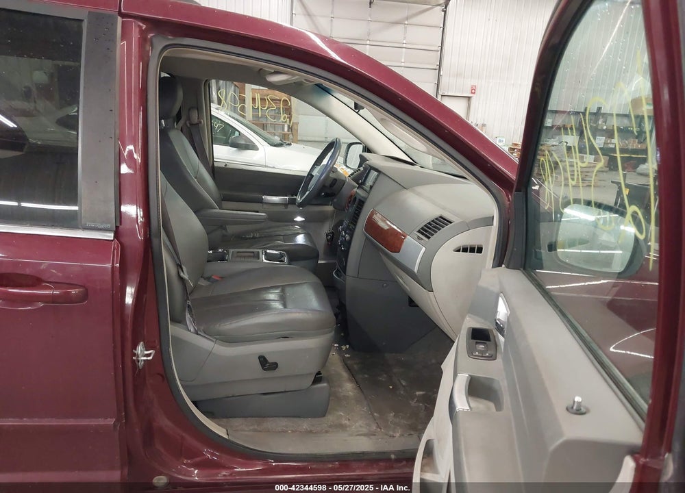 2008 CHRYSLER TOWN & COUNTRY VIN: 2A8HR54P78R725313