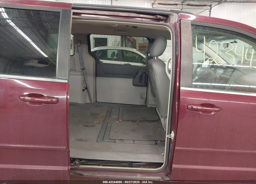 2008 CHRYSLER TOWN & COUNTRY VIN: 2A8HR54P78R725313