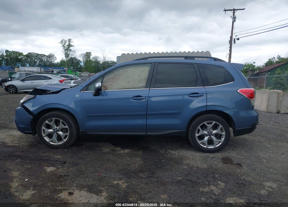 2018 SUBARU FORESTER VIN: JF2SJAWC5JH528330