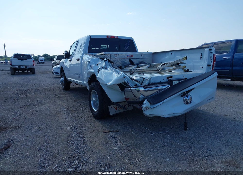 2024 RAM 3500 TRADESMAN  4X4 8' BOX VIN: 3C63RRGL6RG411930