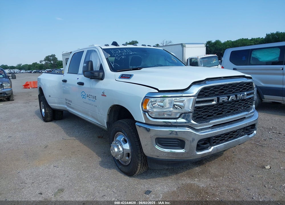 2024 RAM 3500 TRADESMAN  4X4 8' BOX VIN: 3C63RRGL6RG411930