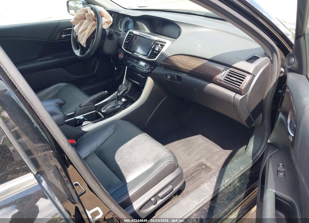 2017 HONDA ACCORD TOURING V6 VIN: 1HGCR3F94HA041071