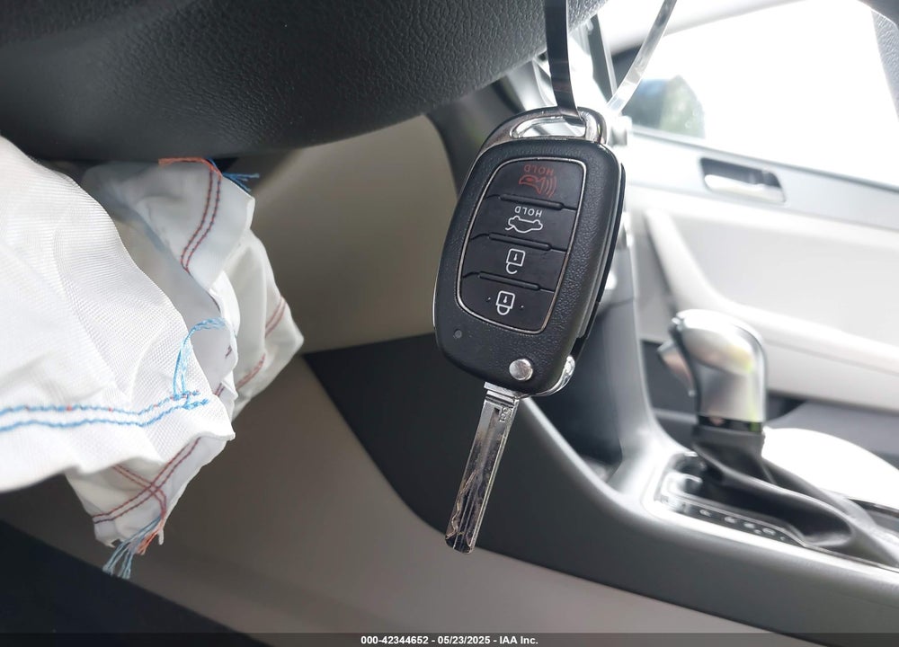 2019 HYUNDAI SONATA VIN: 5NPE24AF5KH790573