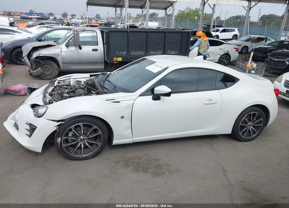 2019 TOYOTA 86 VIN: JF1ZNAA18K8700624
