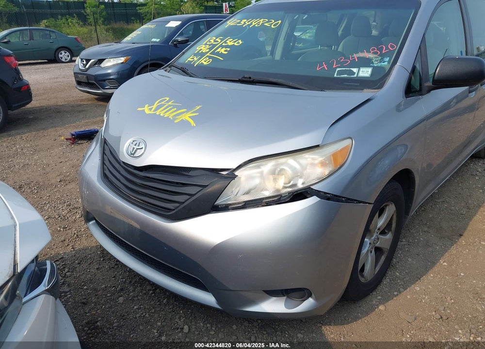 2011 TOYOTA SIENNA BASE V6 VIN: 5TDZK3DC1BS090217