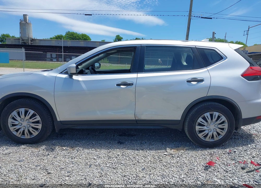 2017 NISSAN ROGUE S VIN: JN8AT2MT1HW402246