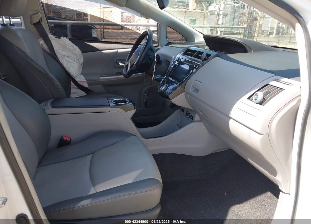 2015 TOYOTA PRIUS V VIN: JTDZN3EU0FJ015879