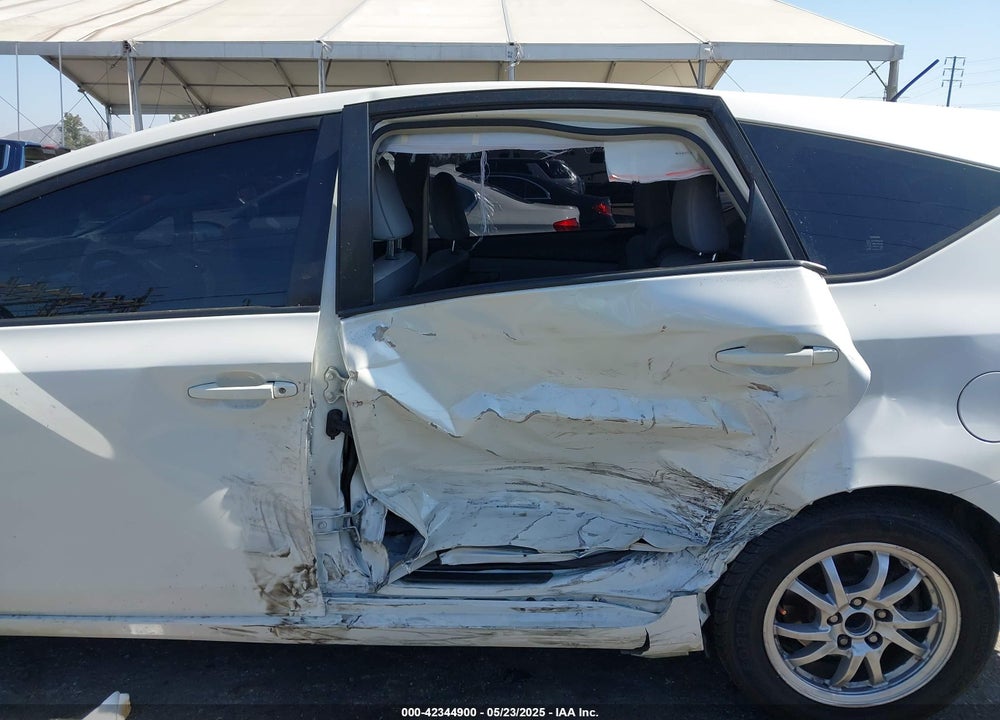 2015 TOYOTA PRIUS V VIN: JTDZN3EU0FJ015879