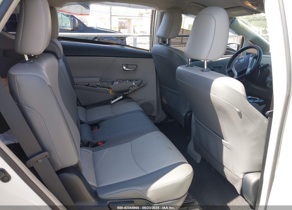 2015 TOYOTA PRIUS V VIN: JTDZN3EU0FJ015879