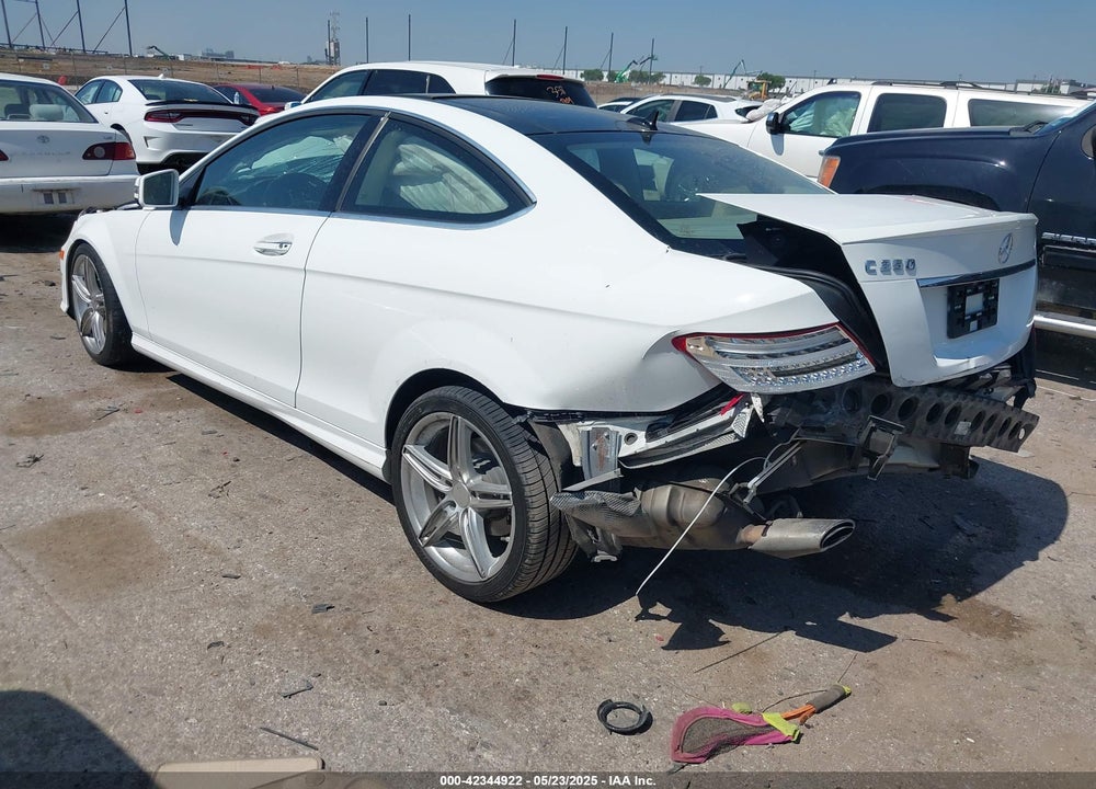 2014 MERCEDES-BENZ C CLASS VIN: WDDGJ4HB1EG252546