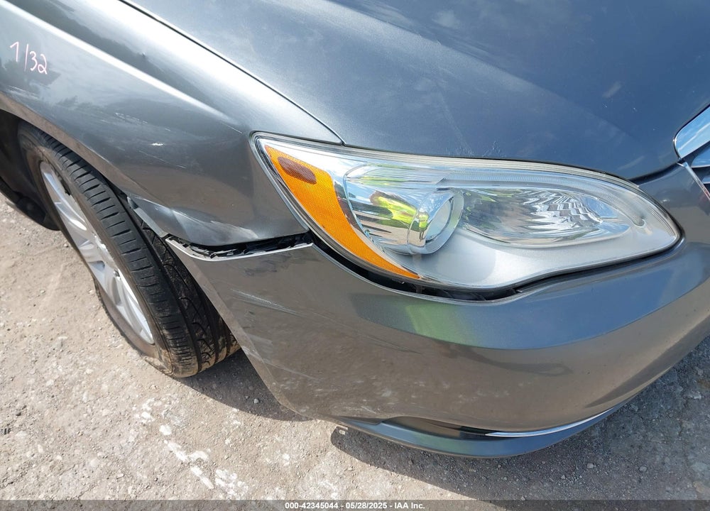 2013 CHRYSLER 200 VIN: 1C3CCBCG5DN607792
