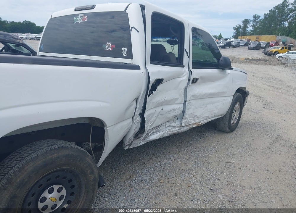 2005 CHEVROLET SILVERADO 1500 LS VIN: 2GCEK13T051368475