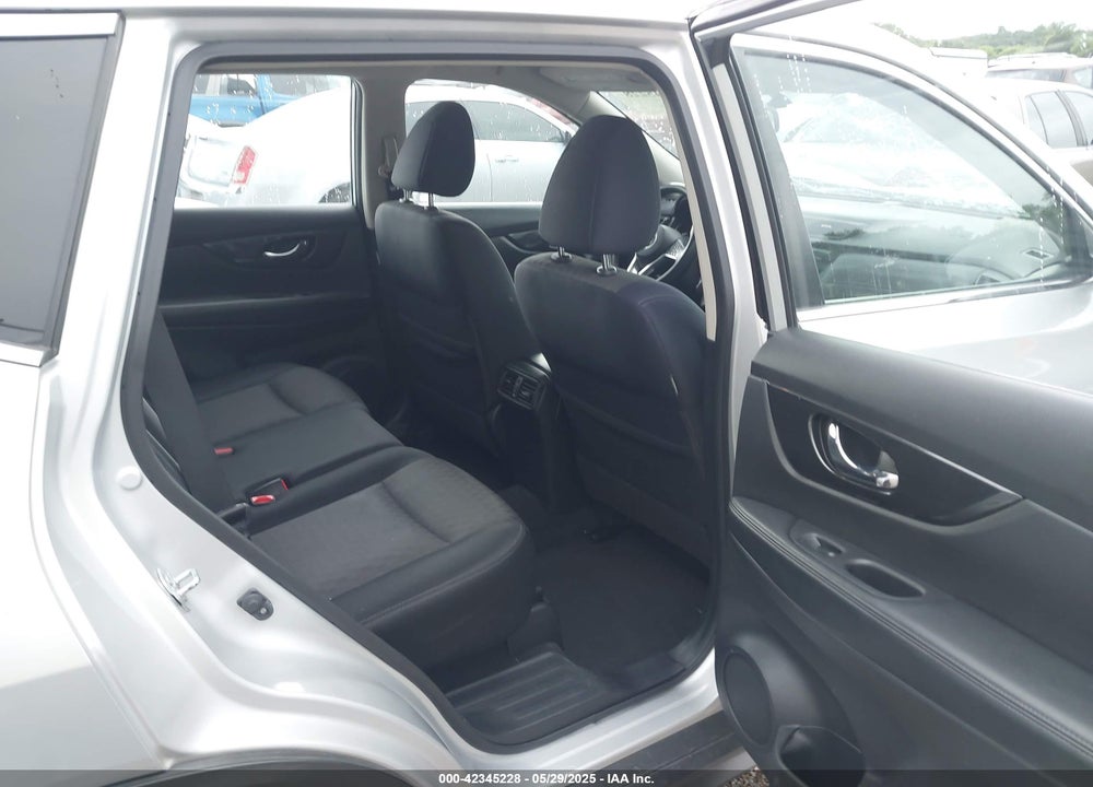2017 NISSAN ROGUE VIN: JN8AT2MV1HW258554