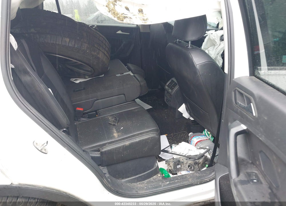 2019 VOLKSWAGEN TIGUAN VIN: 3VV2B7AXXKM009359