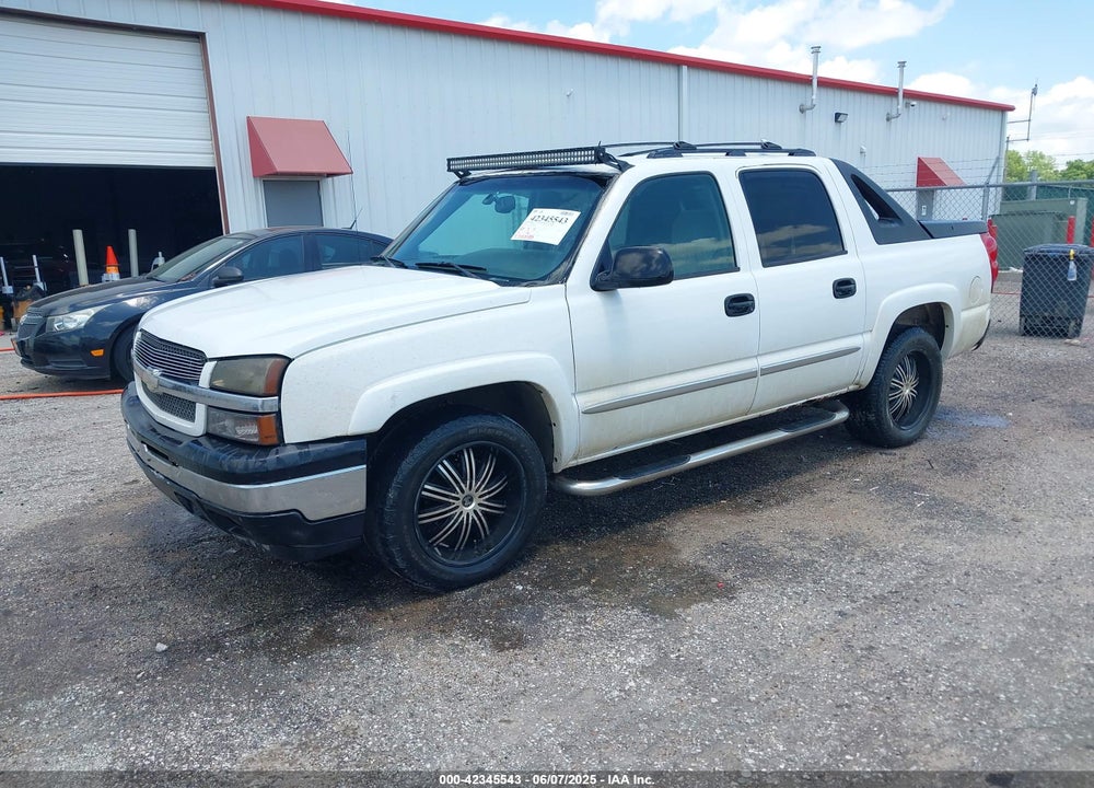 2005 CHEVROLET AVALANCHE 1500 LS VIN: 3GNEC12Z15G267981