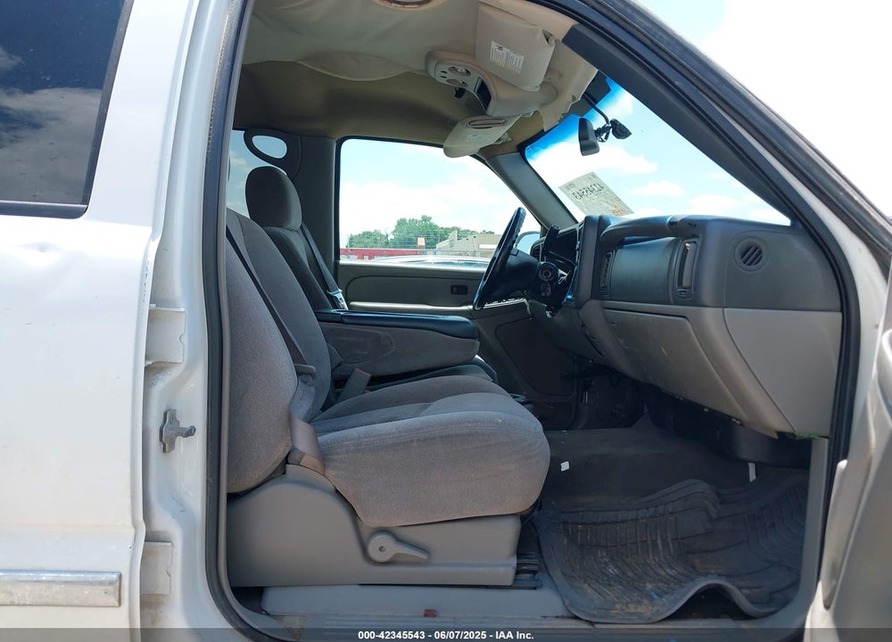 2005 CHEVROLET AVALANCHE 1500 LS VIN: 3GNEC12Z15G267981