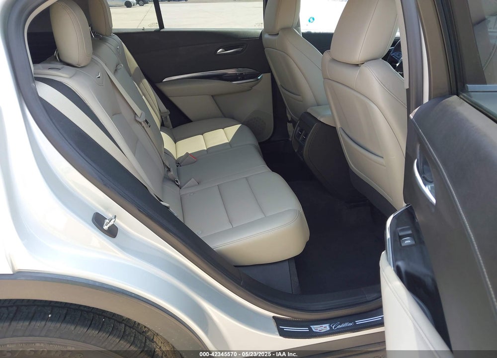 2019 CADILLAC XT4 LUXURY VIN: 1GYAZAR43KF144836