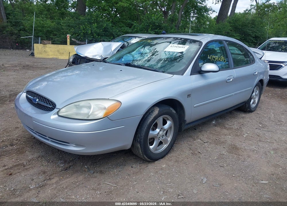 2002 FORD TAURUS SES VIN: 1FAFP55S82A120483