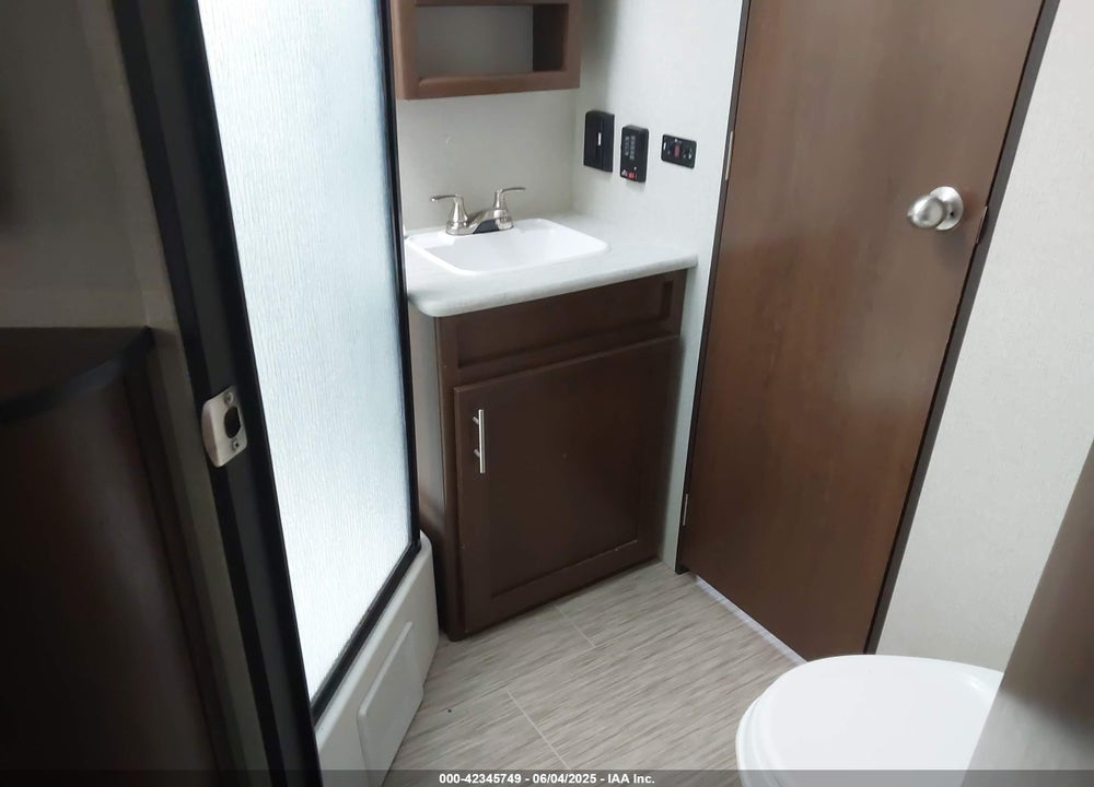 2018 FOREST RIVER OTHER VIN: 5ZT2AVXB0JB918412