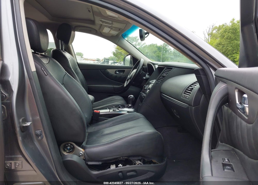 2017 INFINITI QX70 VIN: JN8CS1MU4HM141785