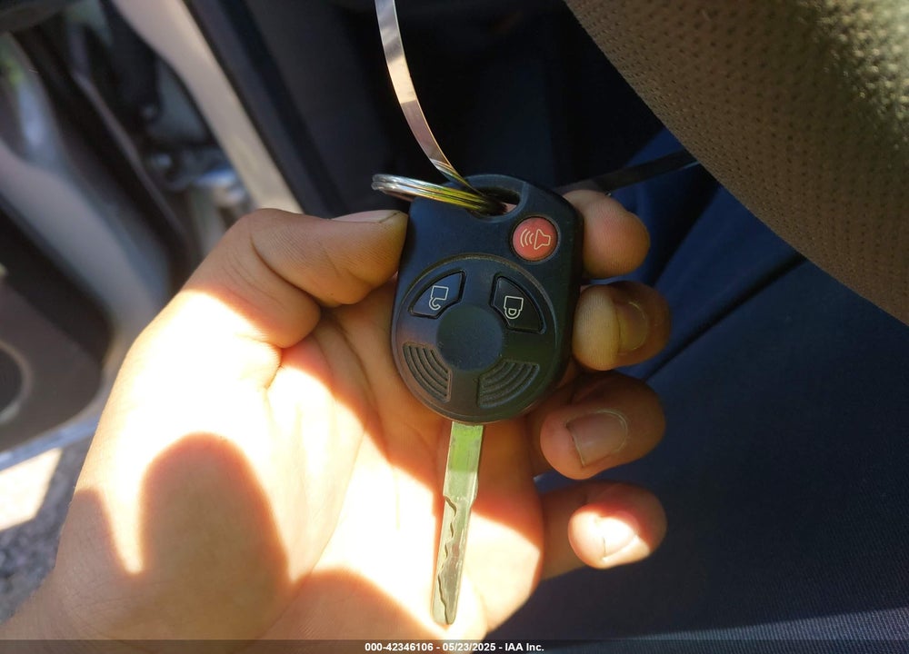 2016 FORD ESCAPE VIN: 1FMCU9GX3GUB28028