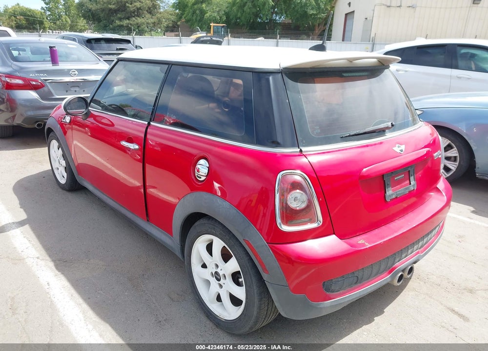 2009 MINI COOPER S VIN: WMWMF73559TW87548