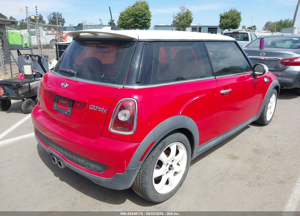 2009 MINI COOPER S VIN: WMWMF73559TW87548
