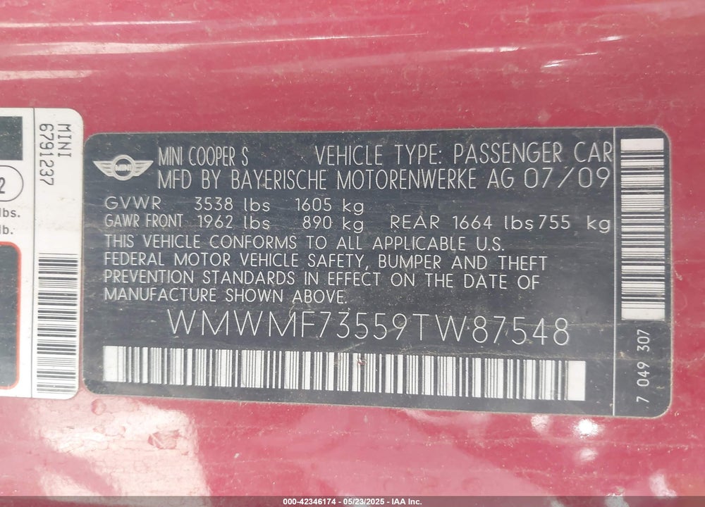 2009 MINI COOPER S VIN: WMWMF73559TW87548