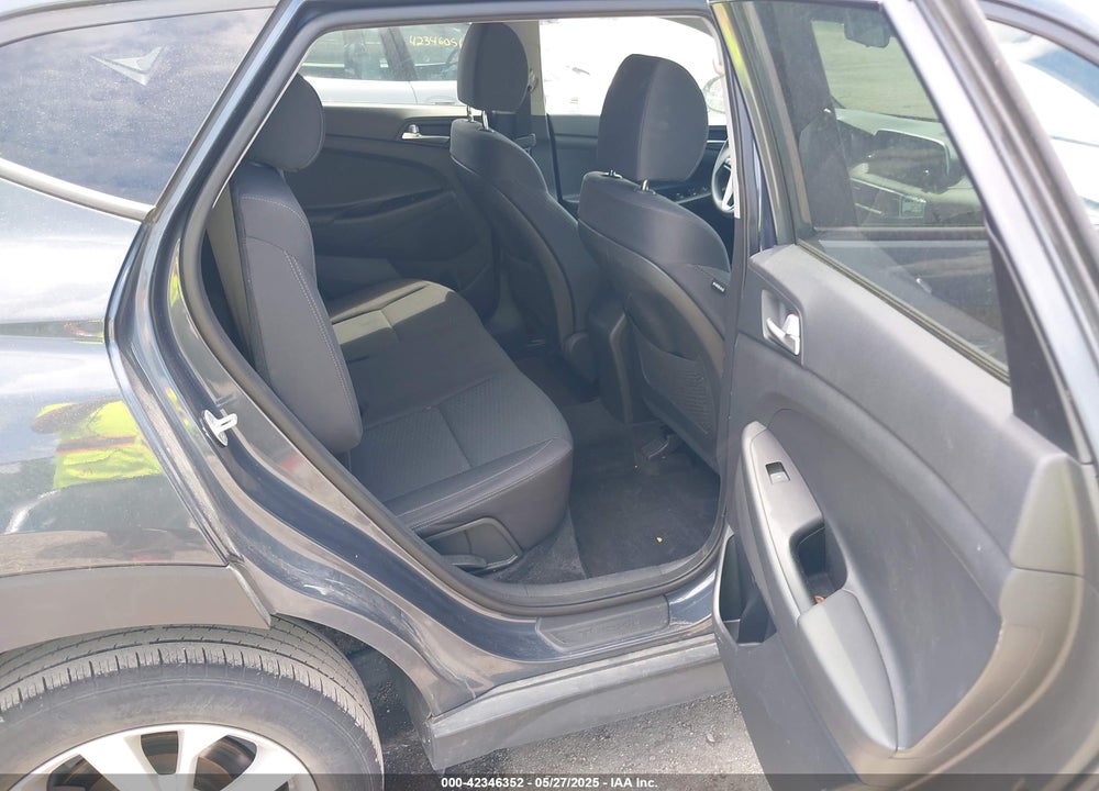 2019 HYUNDAI TUCSON VIN: KM8J23A45KU884400